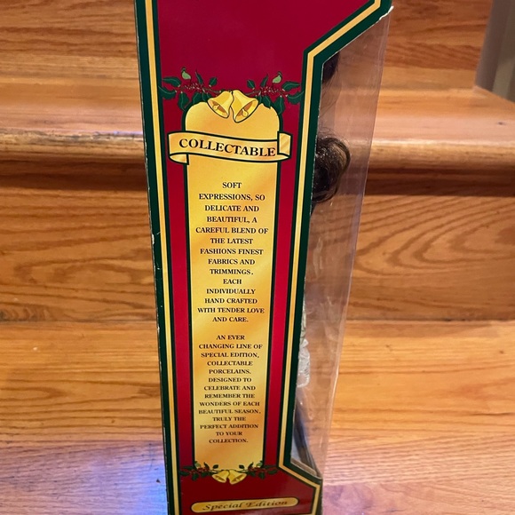 Vintage Soft Expression Genuine Porcelain "Holiday Classics" - Picture 5 of 6